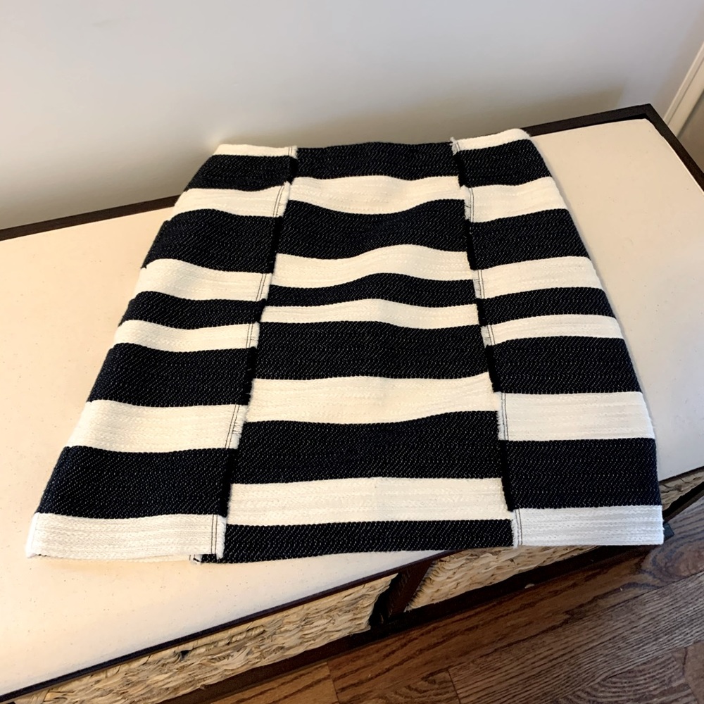 Navy and White LOFT skirt